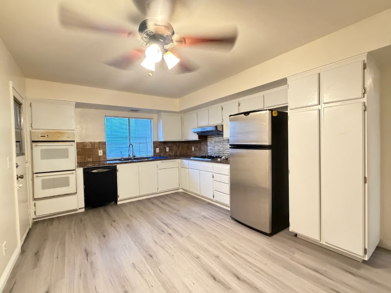 Building Photo - 6802 Bonillo Dr