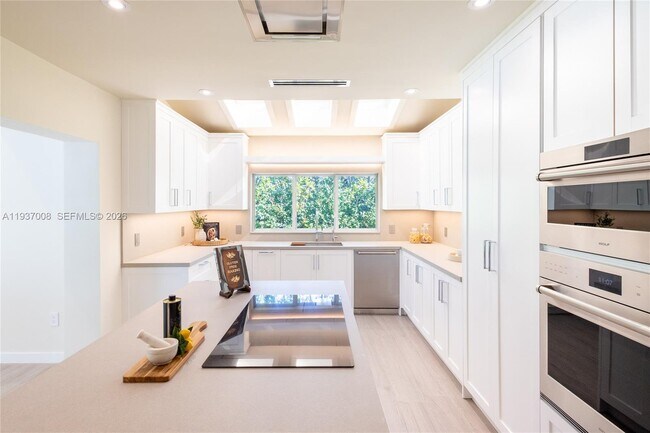 Building Photo - 4520 Sabal Palm Rd