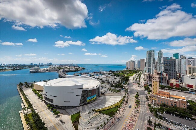 Foto del edificio - 888 Biscayne Blvd