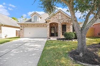 Building Photo - 409 Livingstone Ln