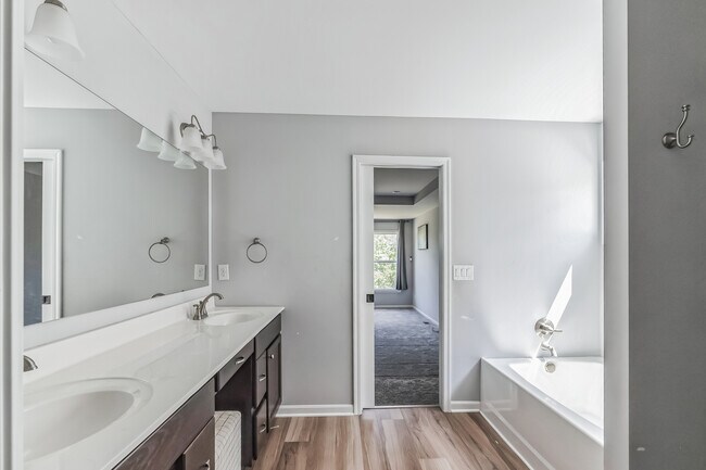 Building Photo - 262 Harness Way