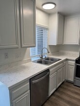 Building Photo - 15 Sand Dollar Ct
