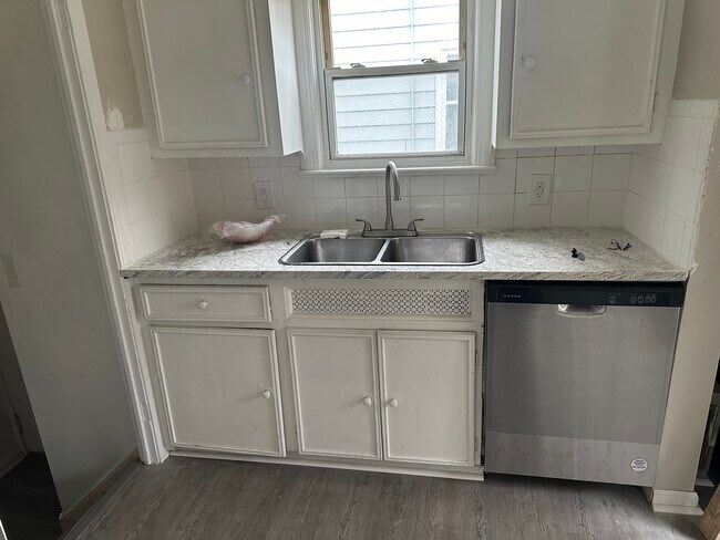 Building Photo - 6810 Archmere Ave