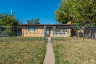 Building Photo - 1233 S Vine St