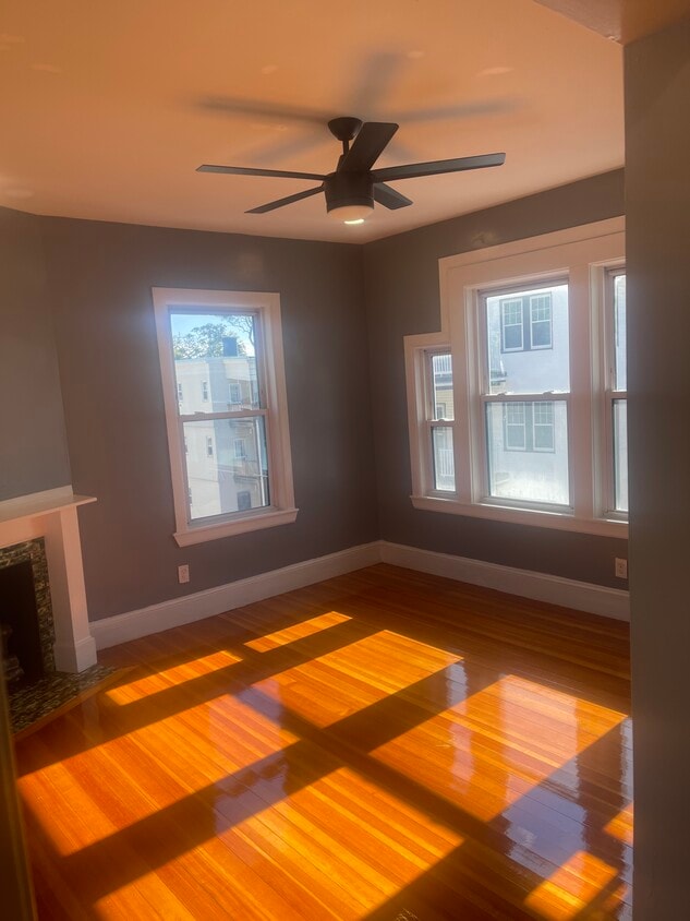 Living Room - 26 Wilmore St