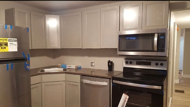 Building Photo - 822 Tippecanoe St