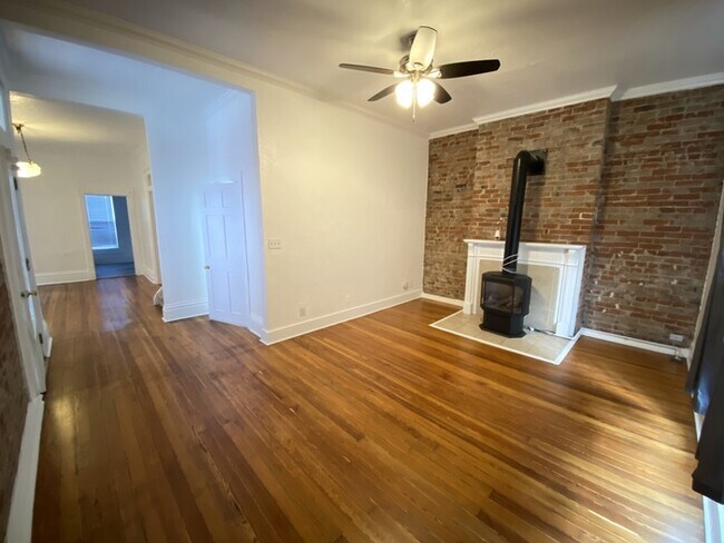 Building Photo - Stunning Duplex in Denver