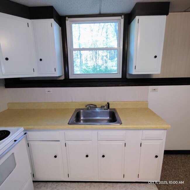 Foto del edificio - 124 Mammoth Rd