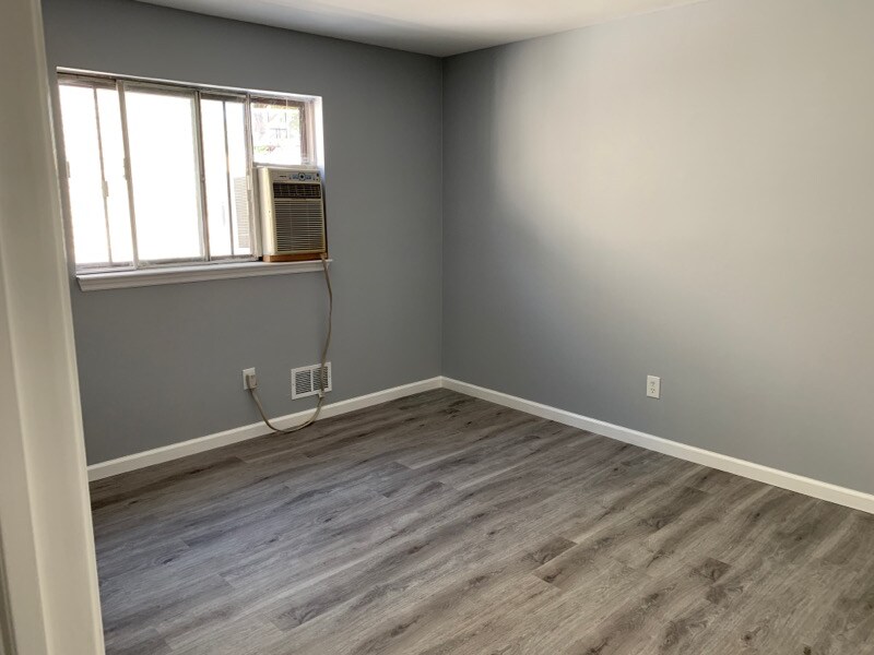 39 Mulberry Cir, Staten Island, NY 10314 Apartment for Rent in Staten