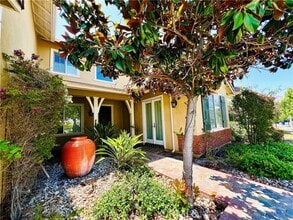 Building Photo - 10920 Playa Del Sol