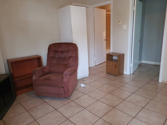 Building Photo - 81-81 Rue Principale