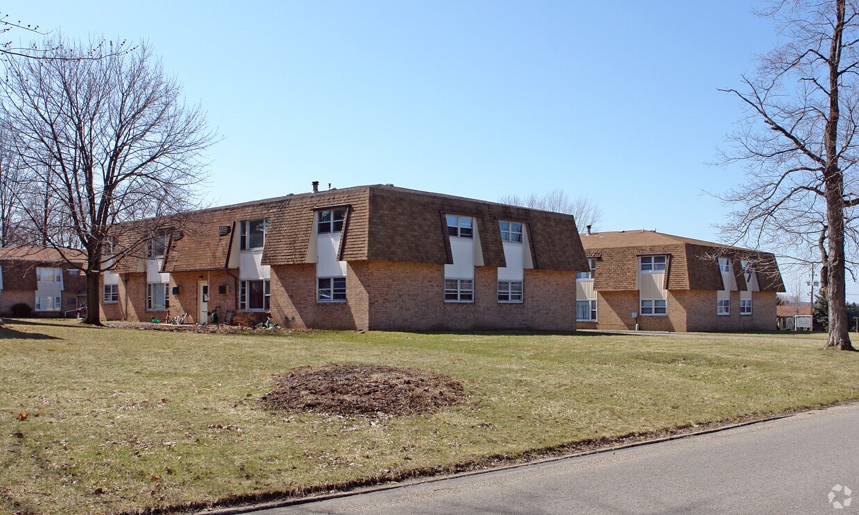 550560 Wakefield Dr, Cortland, OH 44410 Apartments in Cortland, OH