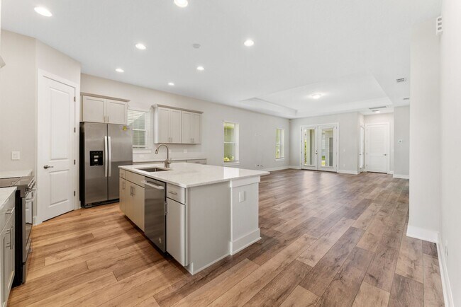 Foto del edificio - Nice 3/2.5 Bath Home with Bonus Room and 2...