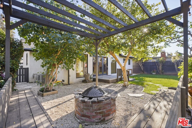 Foto del edificio - 3604 Stewart Ave