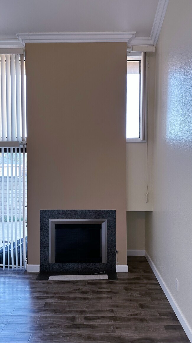Building Photo - 23215 Kimmore Ter