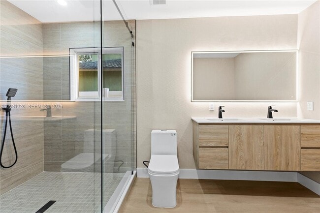 Foto del edificio - 16859 Crestview Ln