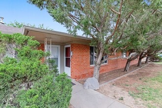 Building Photo - Updated 1 Bedroom/Bathroom Apartment!