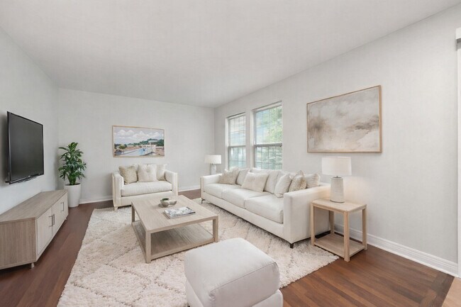 Building Photo - 2235 Cheshire Dr