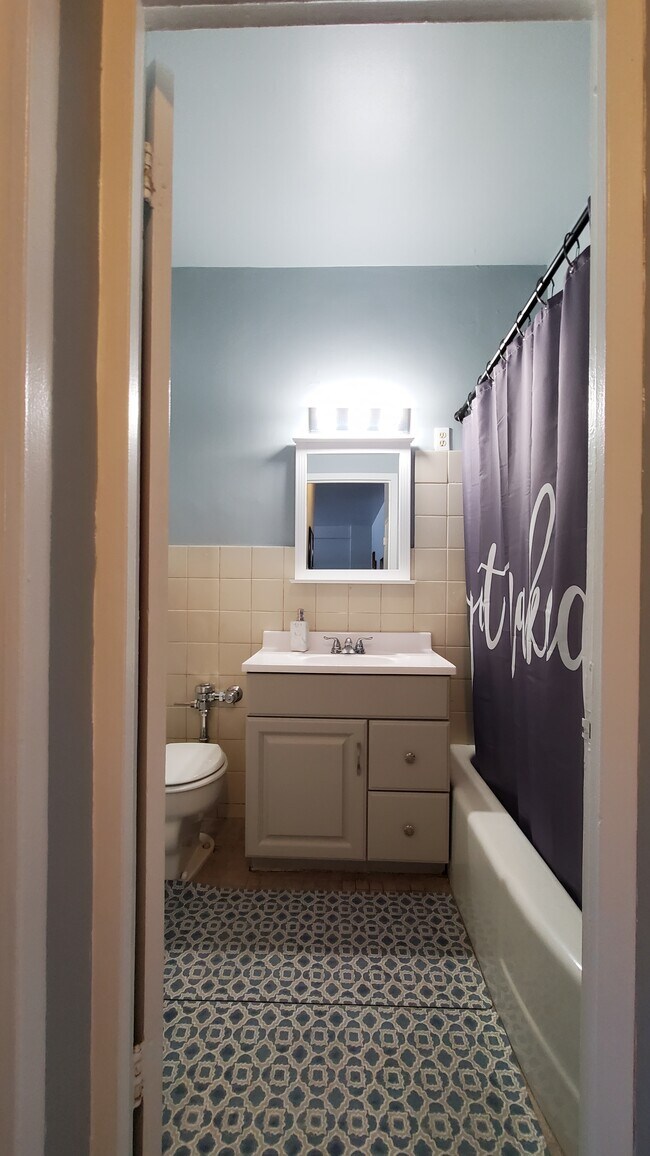 Foto del edificio - 2909 N Sheridan Rd