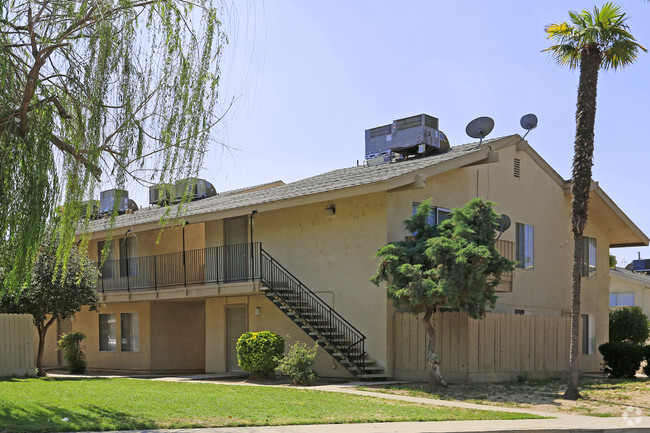 Building Photo - Highland Knolls