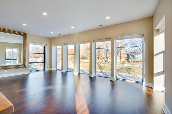 Foto del edificio - 1701 Westport Rd