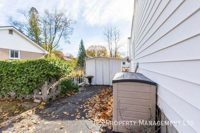Photo du bâtiment - 255 Farley Ave