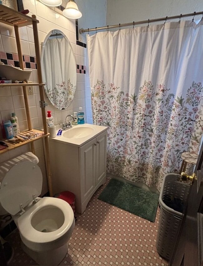 Interior Photo - 2550 Lake