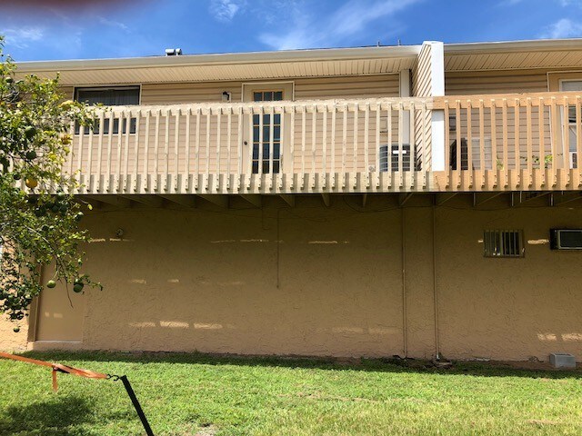 Balcony off master bedroom - 2019 McMullen Ave