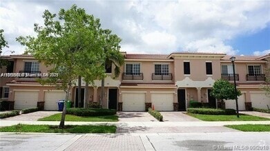 Building Photo - 233 Las Brisas Cir
