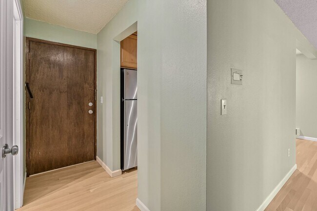 Foto del edificio - 2 Bedroom 2 bath in the Heart of Ballard