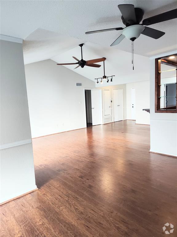 Building Photo - 500 Tiki Dr