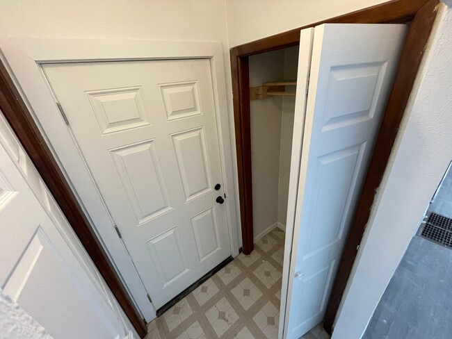 Foto del edificio - 2-Bedroom House - Section 8