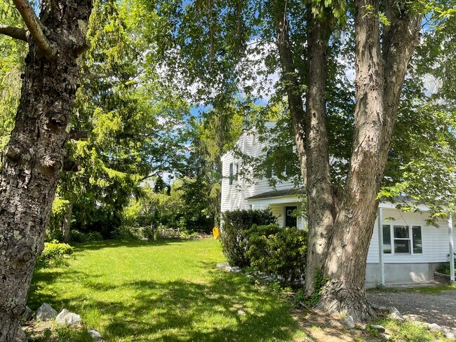 Left side of the house - 33 Beth Rd