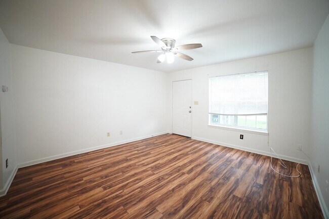 Foto del edificio - 2555 Chateau Ln