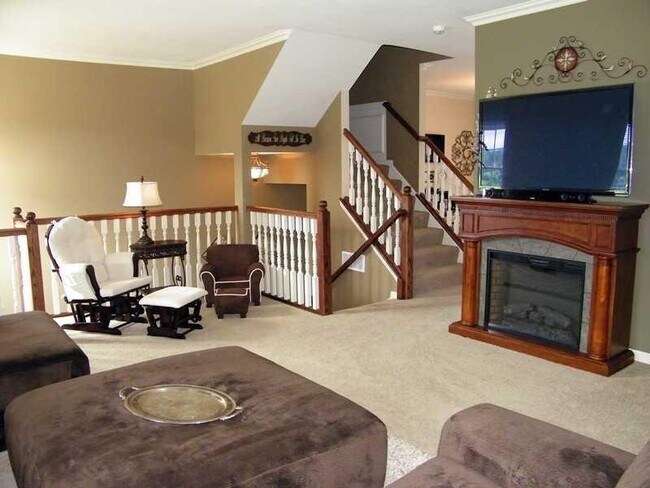 Building Photo - 370 Marshall Heights Dr