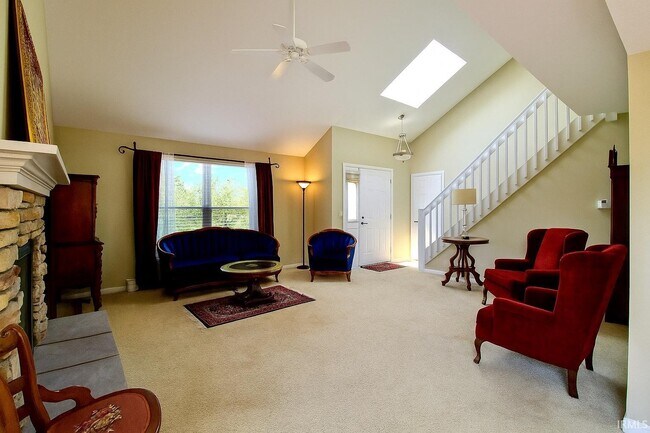 Building Photo - 9925 Oak Trail Rd