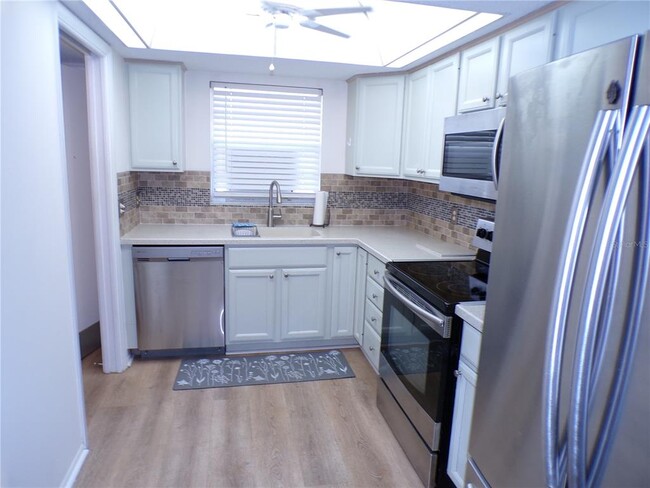 Foto del edificio - 102 Capri Isles Blvd