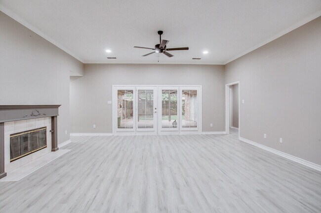 Foto del edificio - 8204 Dover Ave