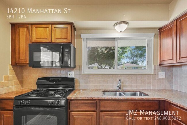Foto del edificio - 14210 Manhattan St