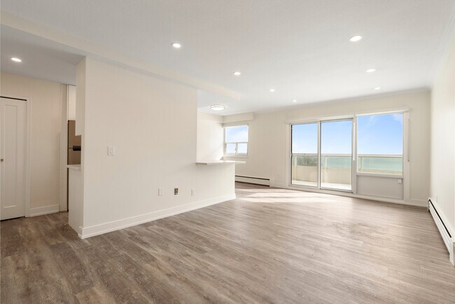 Photo du bâtiment - 2440 Queen Street East