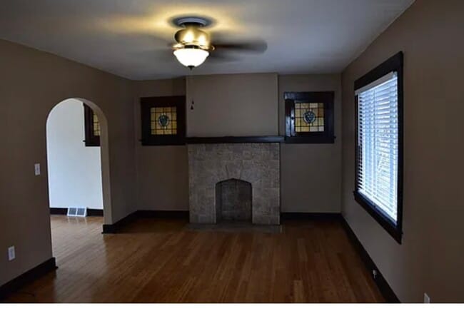 Building Photo - 184 Stanton Ct E