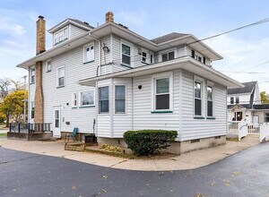 Building Photo - 2729 Dewey Ave