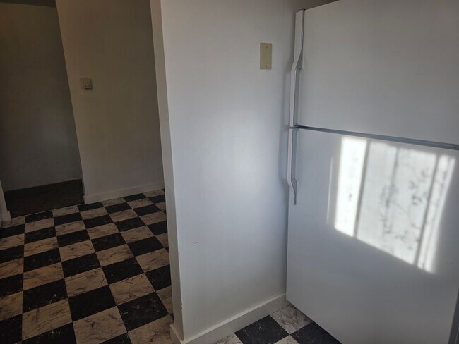 Building Photo - 3 bed 1 bath w/ detached garage in Ephrata