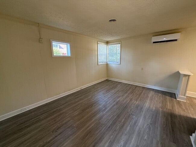 Building Photo - 1 Jefferson Pl