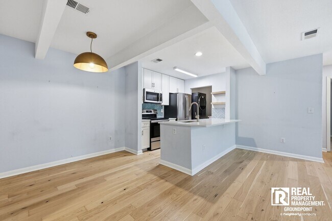 Foto del edificio - East Bridge Town Lofts Living | Prime Location Near Downtown Charleston