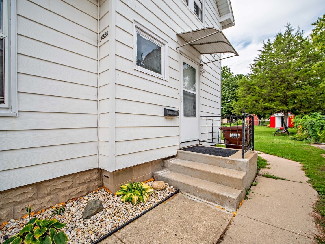 422 S State St, Marengo, IL 60152 Townhome Rentals in Marengo IL