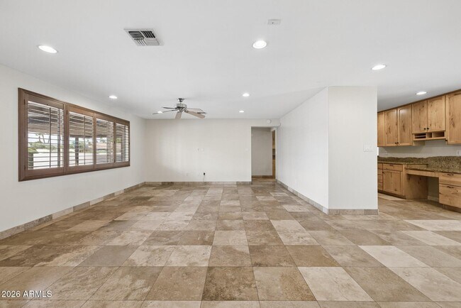 Foto del edificio - 6332 E Earll Dr