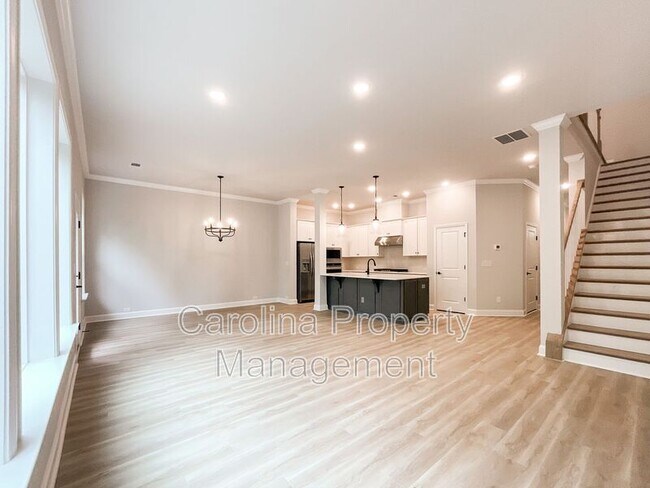 Building Photo - 8229 Houser St