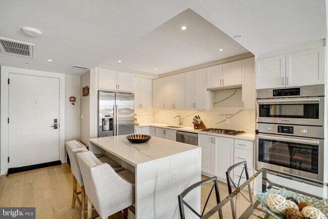 Foto del edificio - 925 N Fairfax St