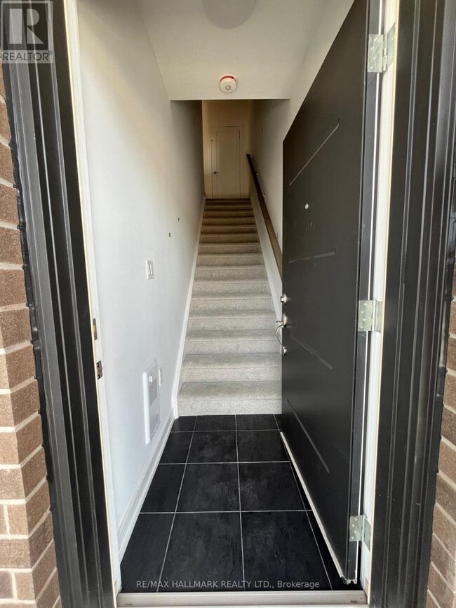 Photo du bâtiment - 940-940 St David St N